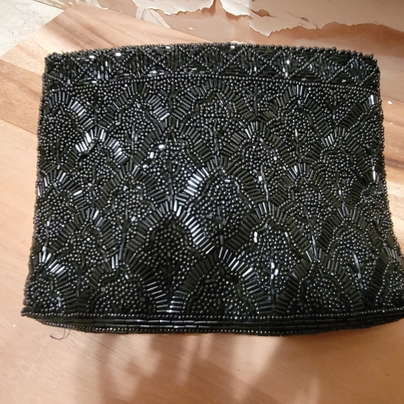 unknown Handbags - Beaded clutch